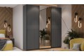 Шкаф-купе с 2 глухими и 1 зеркальной дверями «Оскар Хилтон» 2100 Ручка черная, Серый графит, Графит матовый (Глухой/Зеркало/Глухой)